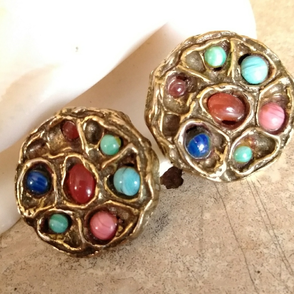 3/$20 vntg ZENTALL nest clip on earrings gold tone